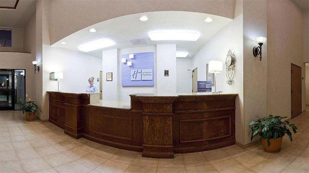 Holiday Inn Express Hotel & Suites Chickasha By Ihg Exterior foto
