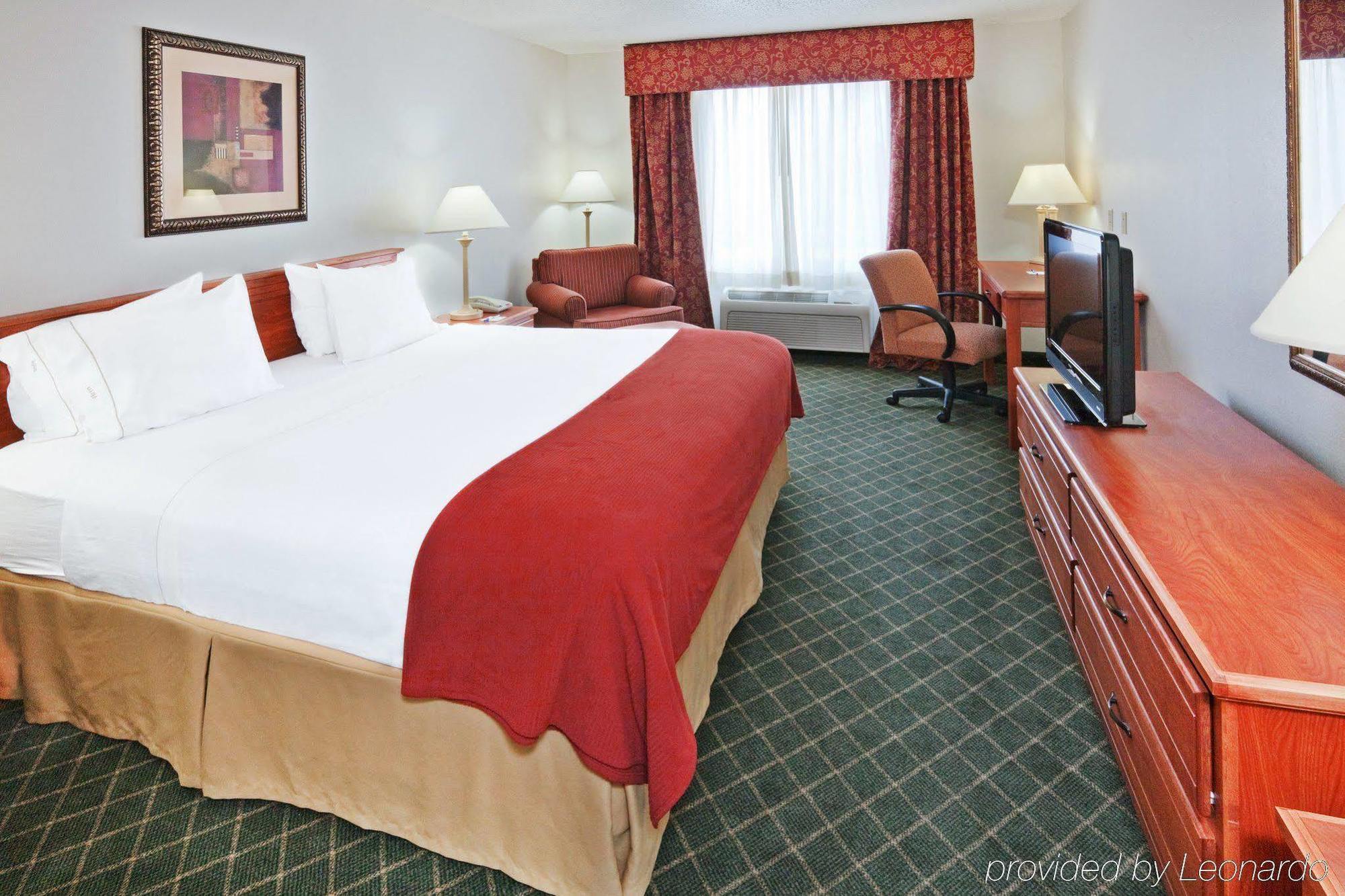 Holiday Inn Express Hotel & Suites Chickasha By Ihg Exterior foto