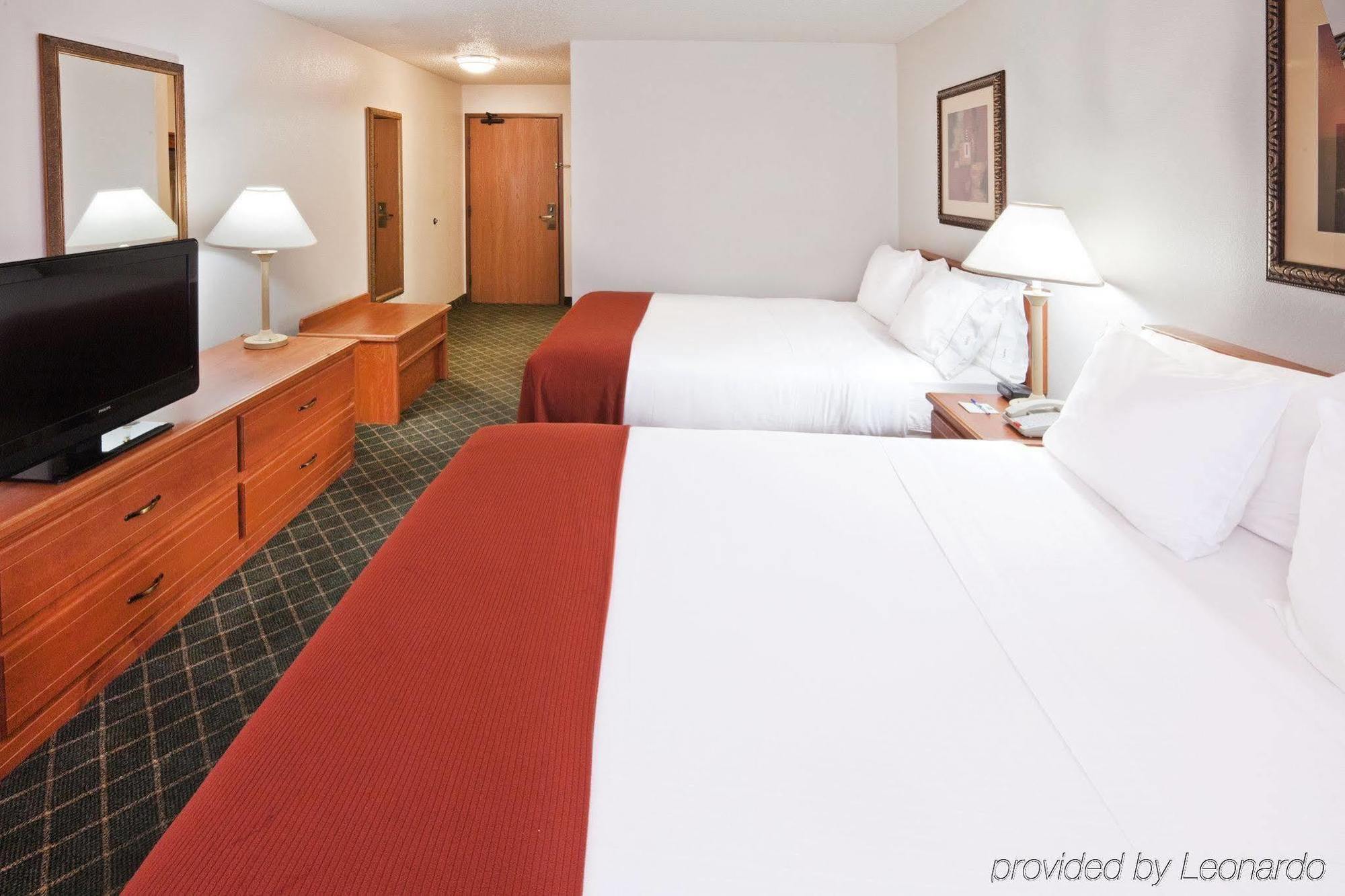 Holiday Inn Express Hotel & Suites Chickasha By Ihg Habitación foto
