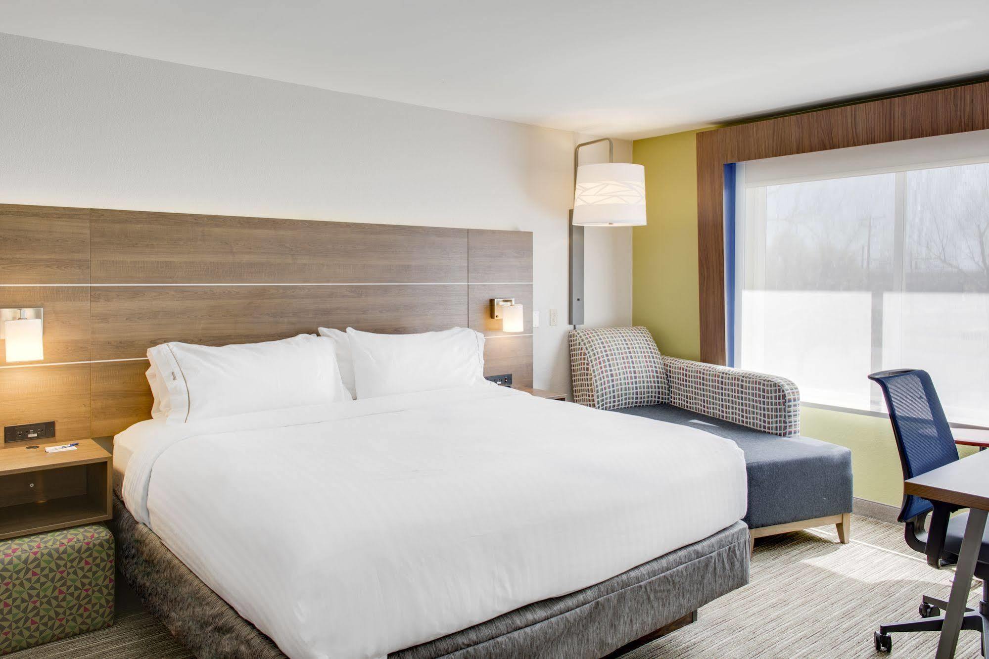 Holiday Inn Express Hotel & Suites Chickasha By Ihg Exterior foto